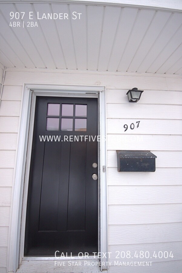 Foto del edificio - Home Available in University Area! This 4 ...