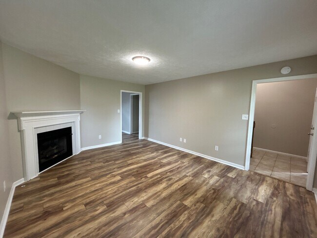 Foto del edificio - 258 Pleasant Plains Rd