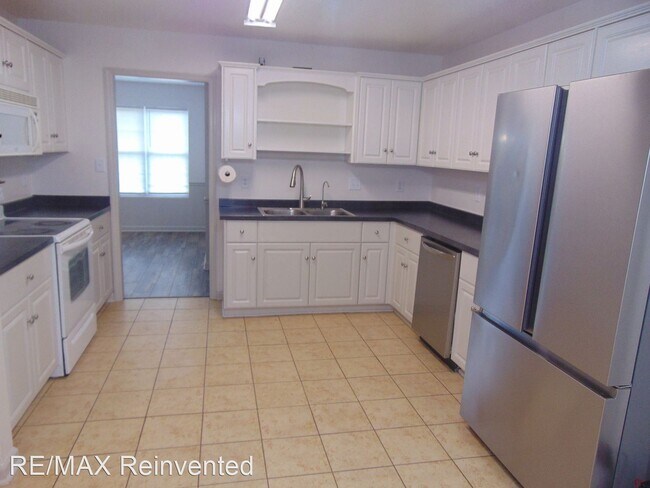 Building Photo - 3 br, 2 bath House - 553 Wendover