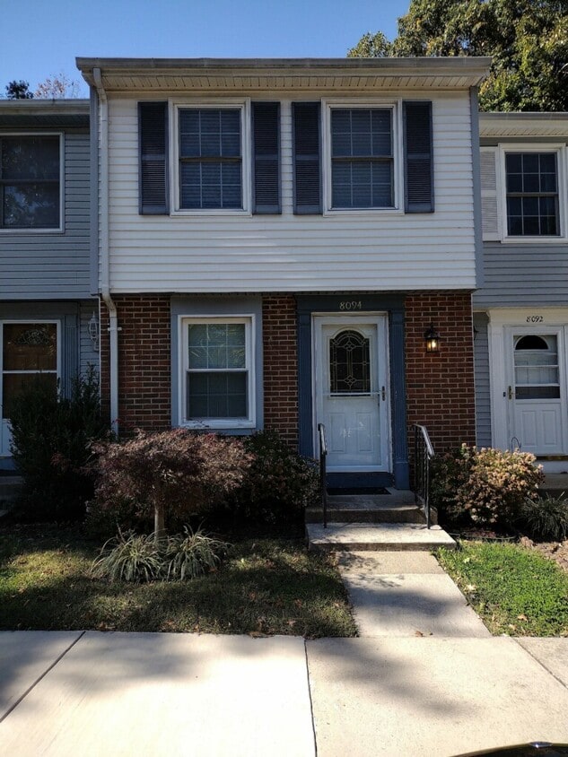 8094 Grandview Ct, Springfield, VA 22153 Townhome Rentals in