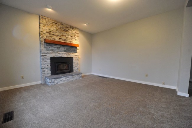 Building Photo - 3 br, 2 bath House - 863 Linn Ave