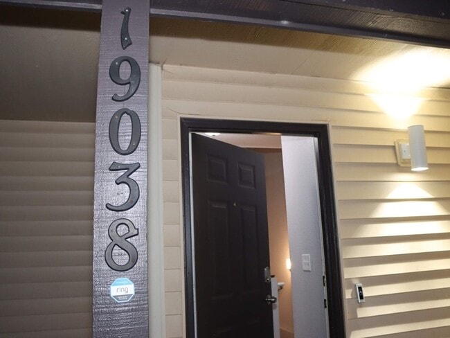 Building Photo - 19038 E Carmel Dr