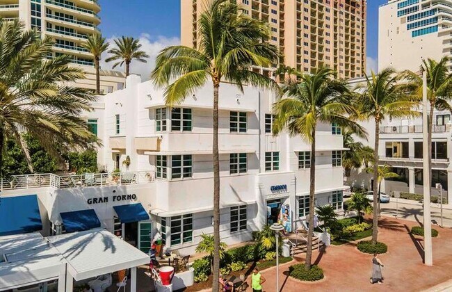 Building Photo - 101 S Fort Lauderdale Beach Blvd