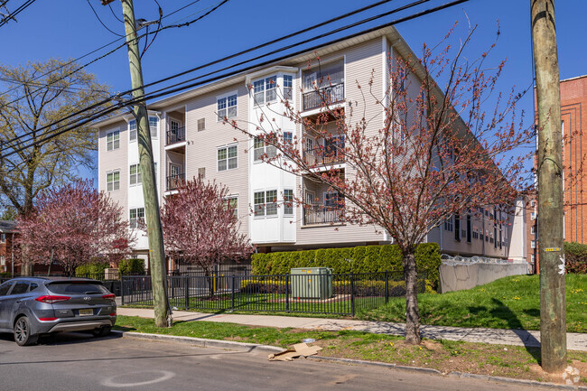 Building Photo - The Juliette