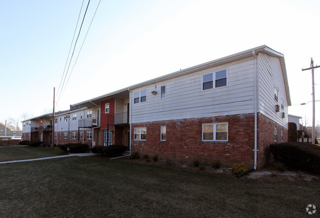 Building Photo - Topton Garden Apartments