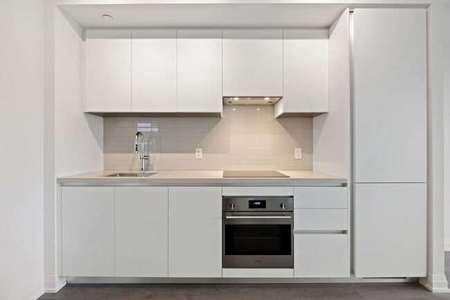 Photo du bâtiment - 4015 The Exchange