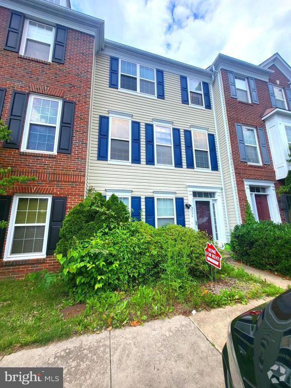 Building Photo - 5034 Village Fountain Pl