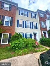 Building Photo - 5034 Village Fountain Pl