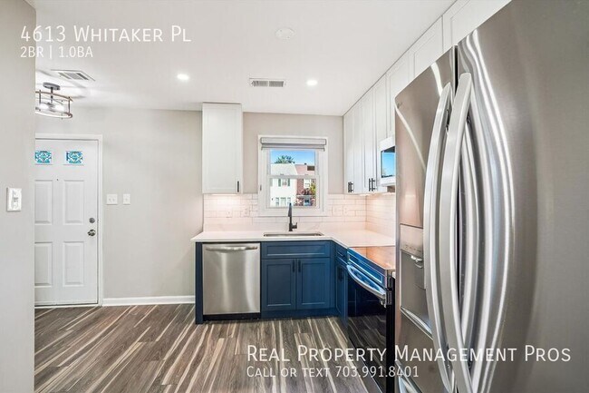 Foto del edificio - 4613 Whitaker Pl
