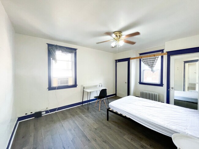 Foto del edificio - 5724 Beacon St