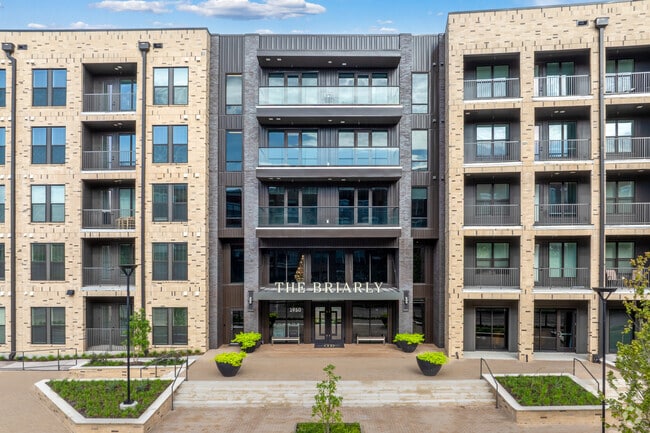 Entrada al edificio - The Briarly