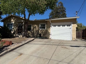 Building Photo - 638 Palm Ave