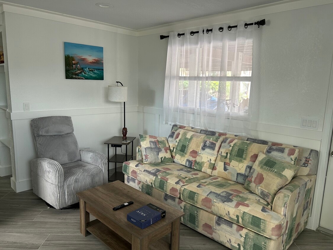 Building Photo - 145 Anchorage St