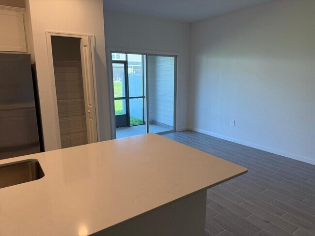 Building Photo - 3634 SE 37th Ave Rd