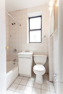 Building Photo - 339 E 94th St