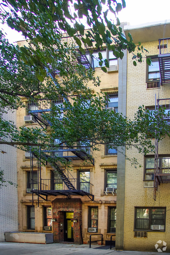 Building Photo - 410 E 78th St