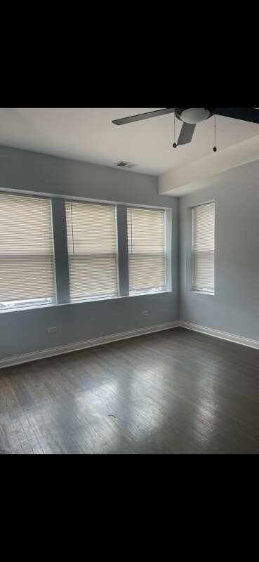 Foto del edificio - 7240 S Cornell Ave