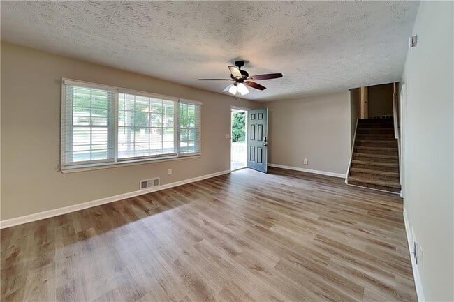 Building Photo - 5104 Dogwood Hills Dr