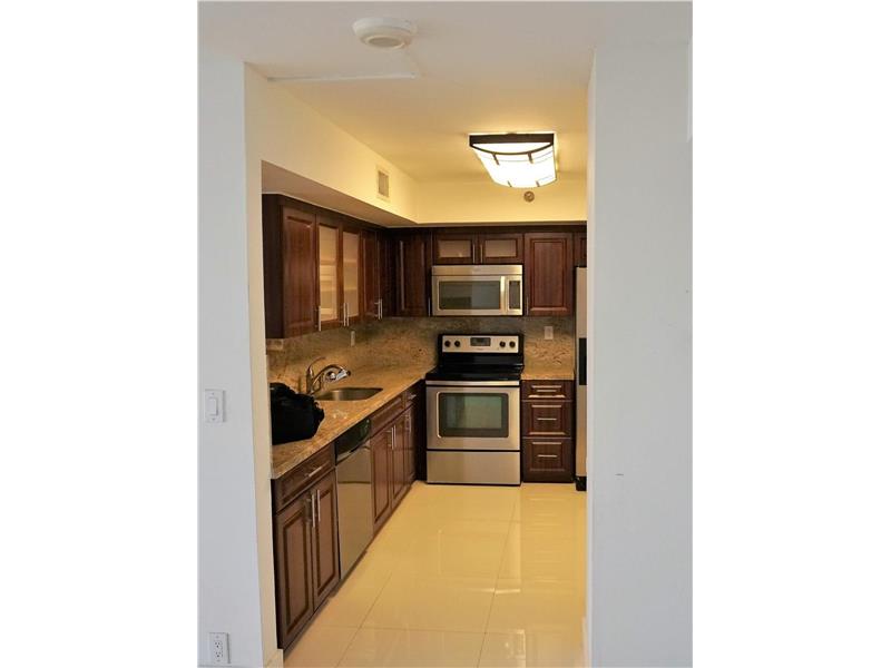 Foto principal - 19101 Mystic Pointe Dr