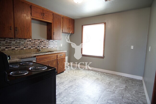 Foto del edificio - 6706 SE 15th St