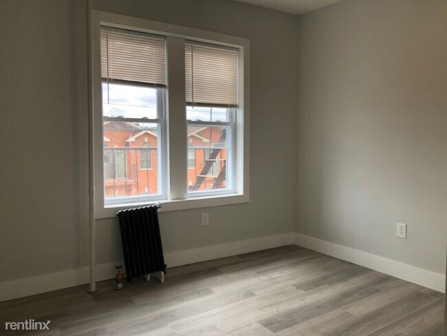 Building Photo - 943 Pavonia Ave