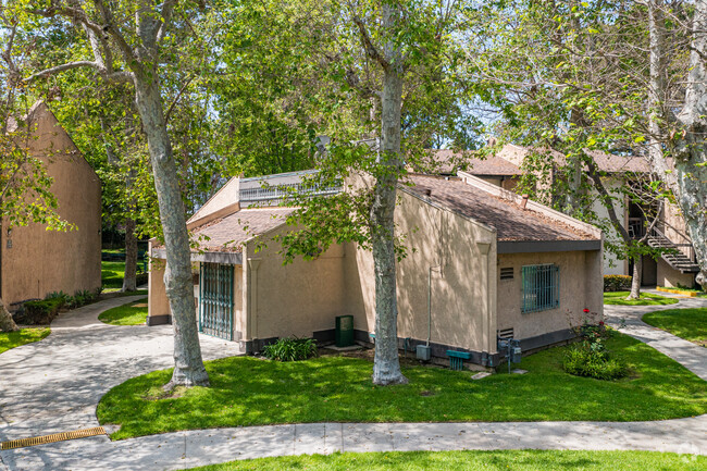 1724 E Century Blvd - Watts Arms II Apartments