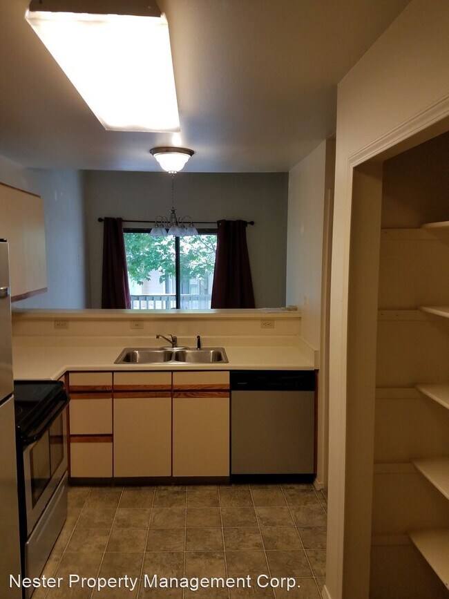 Building Photo - 2 br, 1 bath House - 932 Azure Cr.