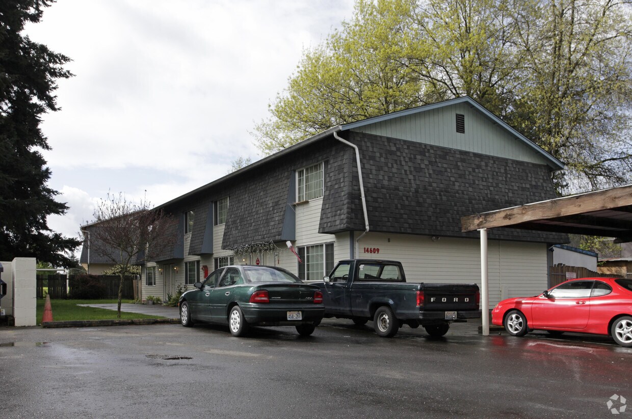 1460914617 NE Coast Pine Ct, Vancouver, WA 98684 Apartments in