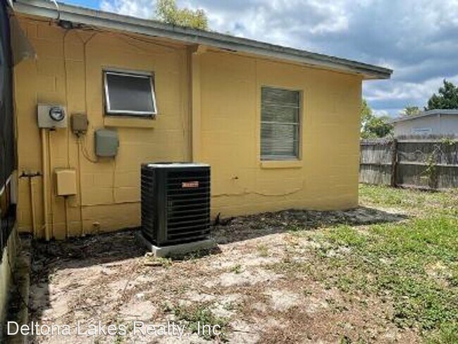 Building Photo - 2 br, 1 bath House - 935 Shorecrest