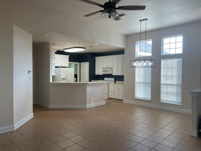 Building Photo - 1205 Cimarron Ct