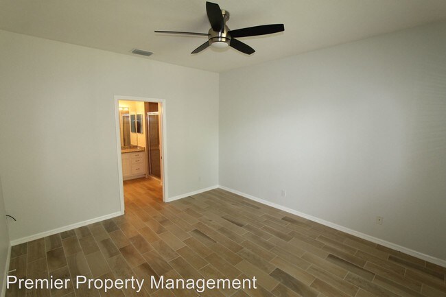 Building Photo - 7550 Meadow Lakes Dr