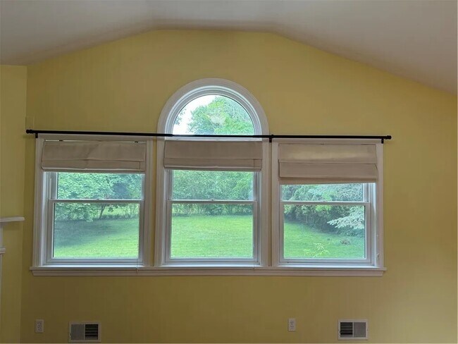 Foto del edificio - 74 S Main St