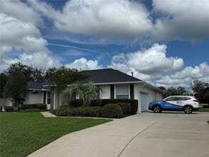 Building Photo - 341 Lake Dr