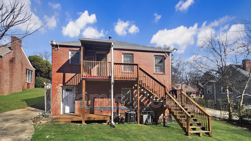 Primary Photo - 580 Holly St NW