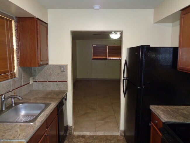 Foto del edificio - 676 Jennifer Jean Dr