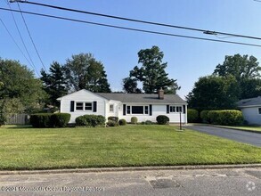 Building Photo - 16 Community Dr