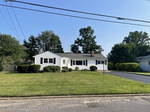 Building Photo - 16 Community Dr