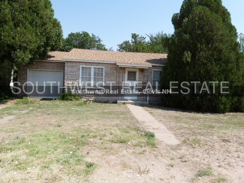 Building Photo - Right By ENMU!