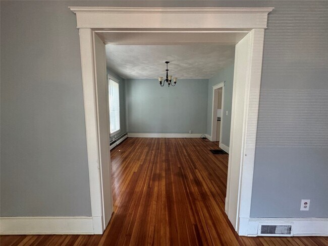 Foto del edificio - 325 Riverside Dr