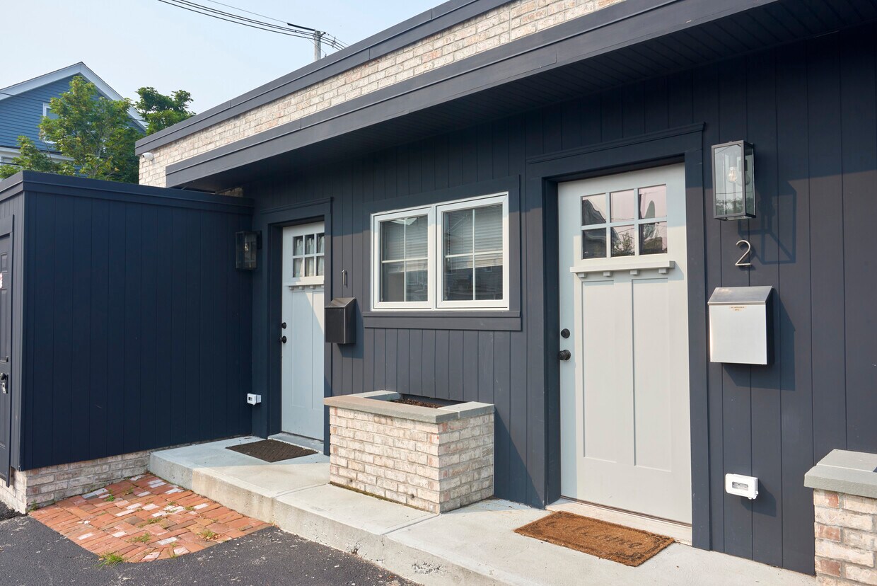 Building Photo - 103 Carpenter St