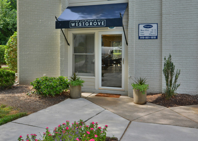 Building Photo - Newly remodeled 3-bedroom Townhome