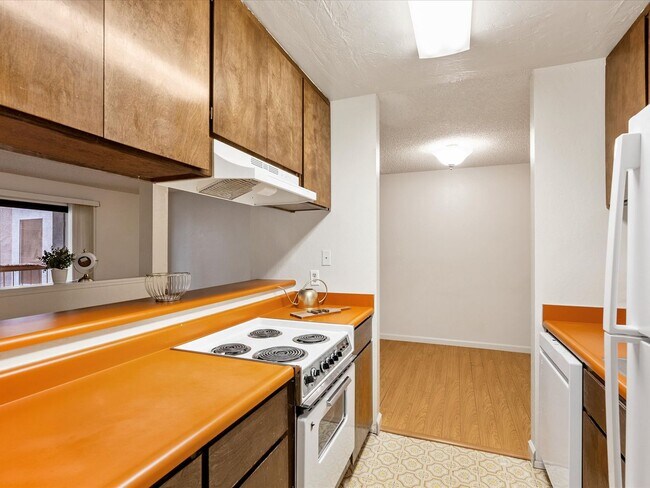 Foto del edificio - 2955 Lakeside Dr