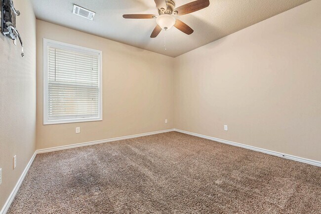 Foto del edificio - AWESOME 4/4 House Close to Campus!!