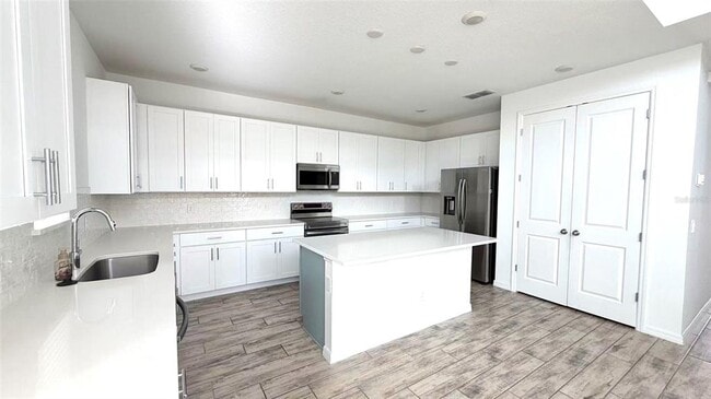 Foto del edificio - 2086 Derwent Dr