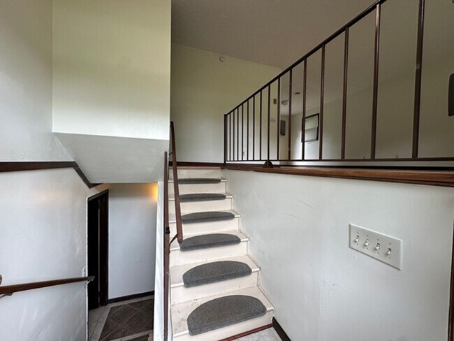 Building Photo - Rare 3BR/3BA Standalone Home Near VT Campus