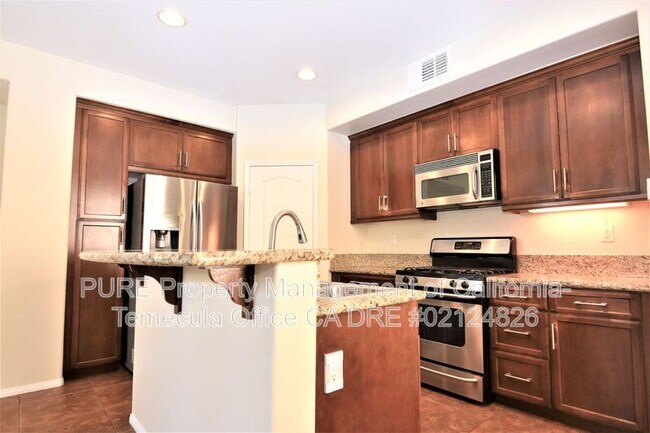 Foto del edificio - 40208 Bellevue Dr