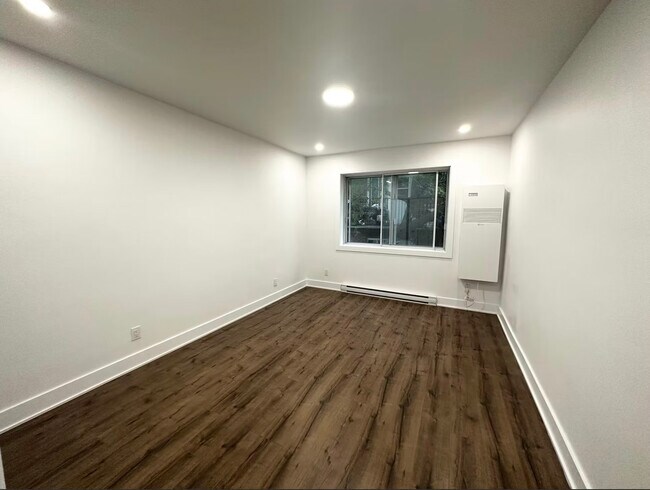 Photo du bâtiment - 6635-6645 Av Fielding