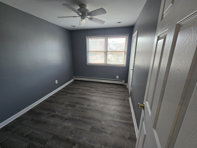 Building Photo - 82 Elm Ave