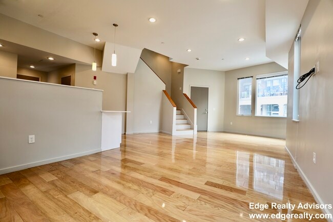 Foto del edificio - 24 Greylock Rd