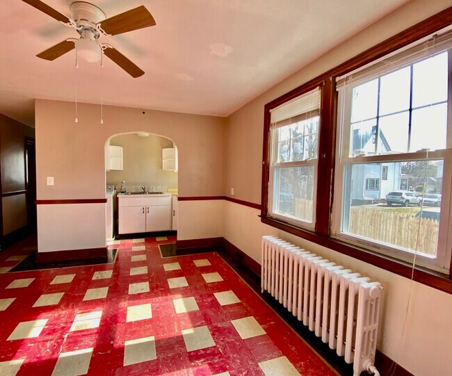 10 Hall St Unit 2ndfloorHall, Ansonia, CT 06401 10 Hall St Ansonia